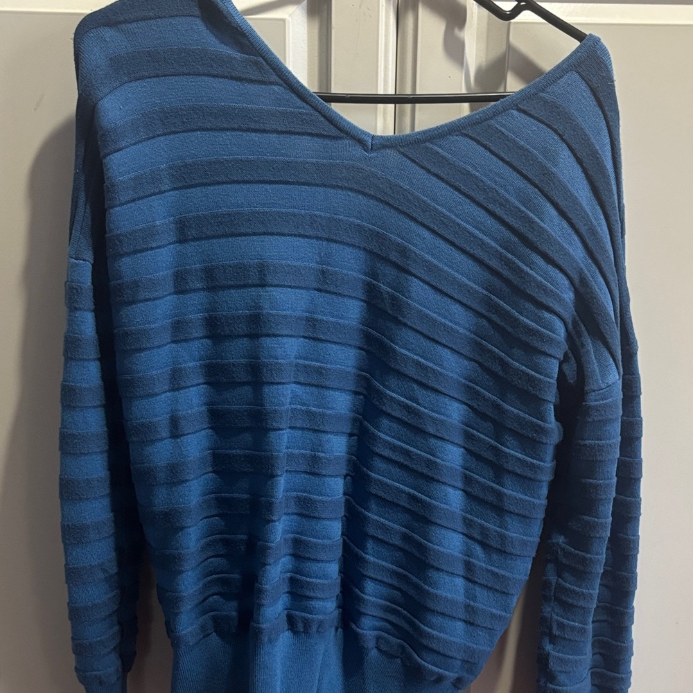 Lane Bryant Women's V-Neck Sweater in Blue Stripes - Picture 3 of 3